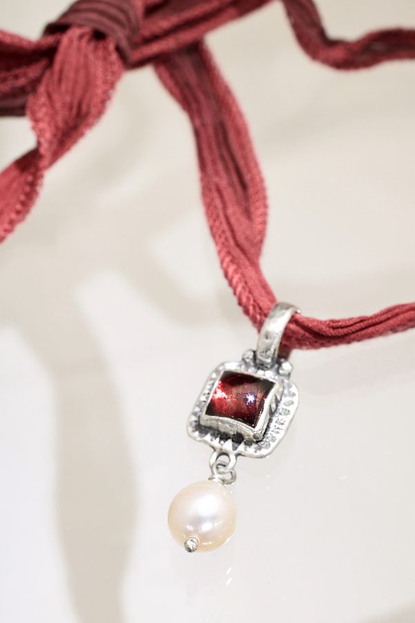 Silver Garnet Pearl Dorian Choker Necklace